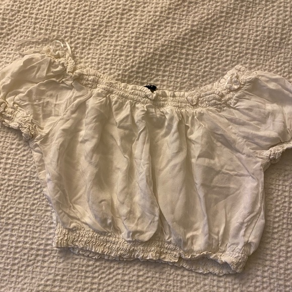 White crop top off the shoulder - Picture 2 of 4